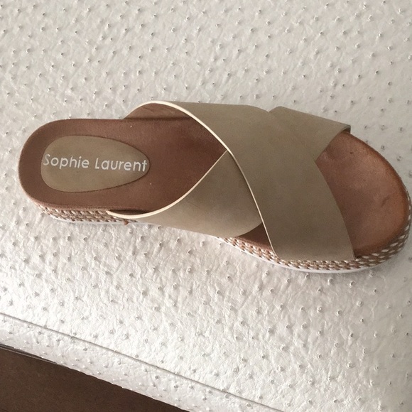 Sandals - Picture 1 of 4